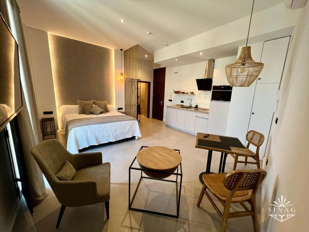 Apartamentos Turisticos Sinag コルドバ エクステリア 写真